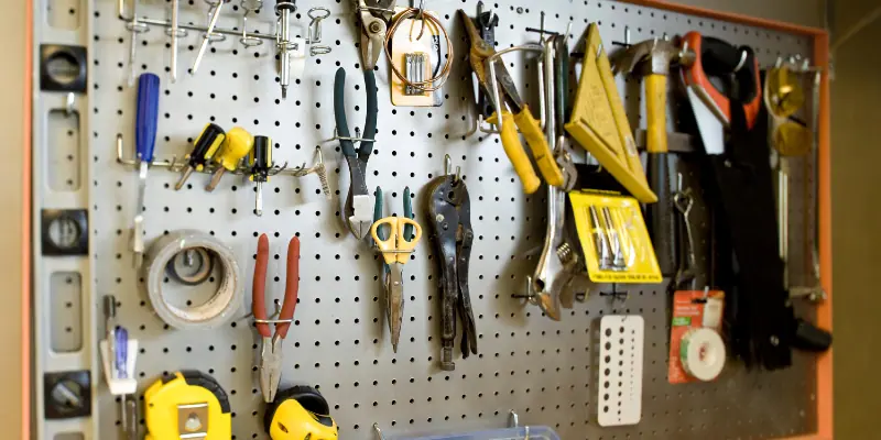 How to Organize Your Tool Cabinet for Efficiency